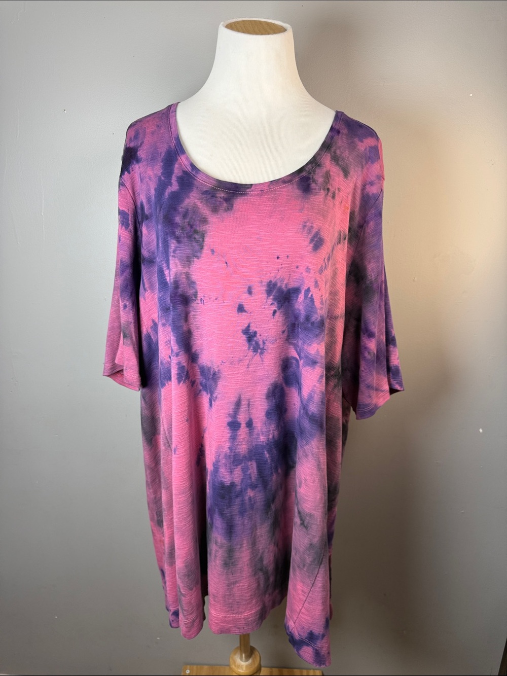 Tie-Dye Scoop Neck Women's Top in Pink and Purple